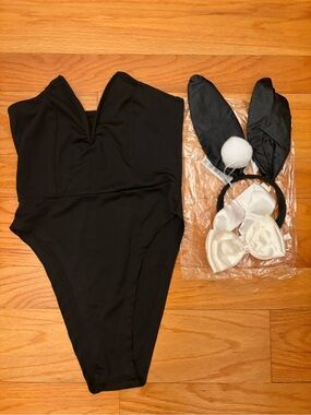 Black Strapless Bodysuit Bunny Costume Set